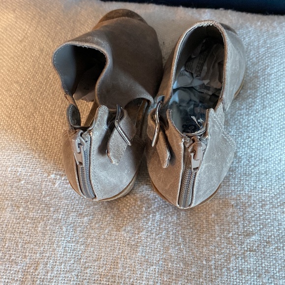 Swede open toe booties used - Picture 4 of 4